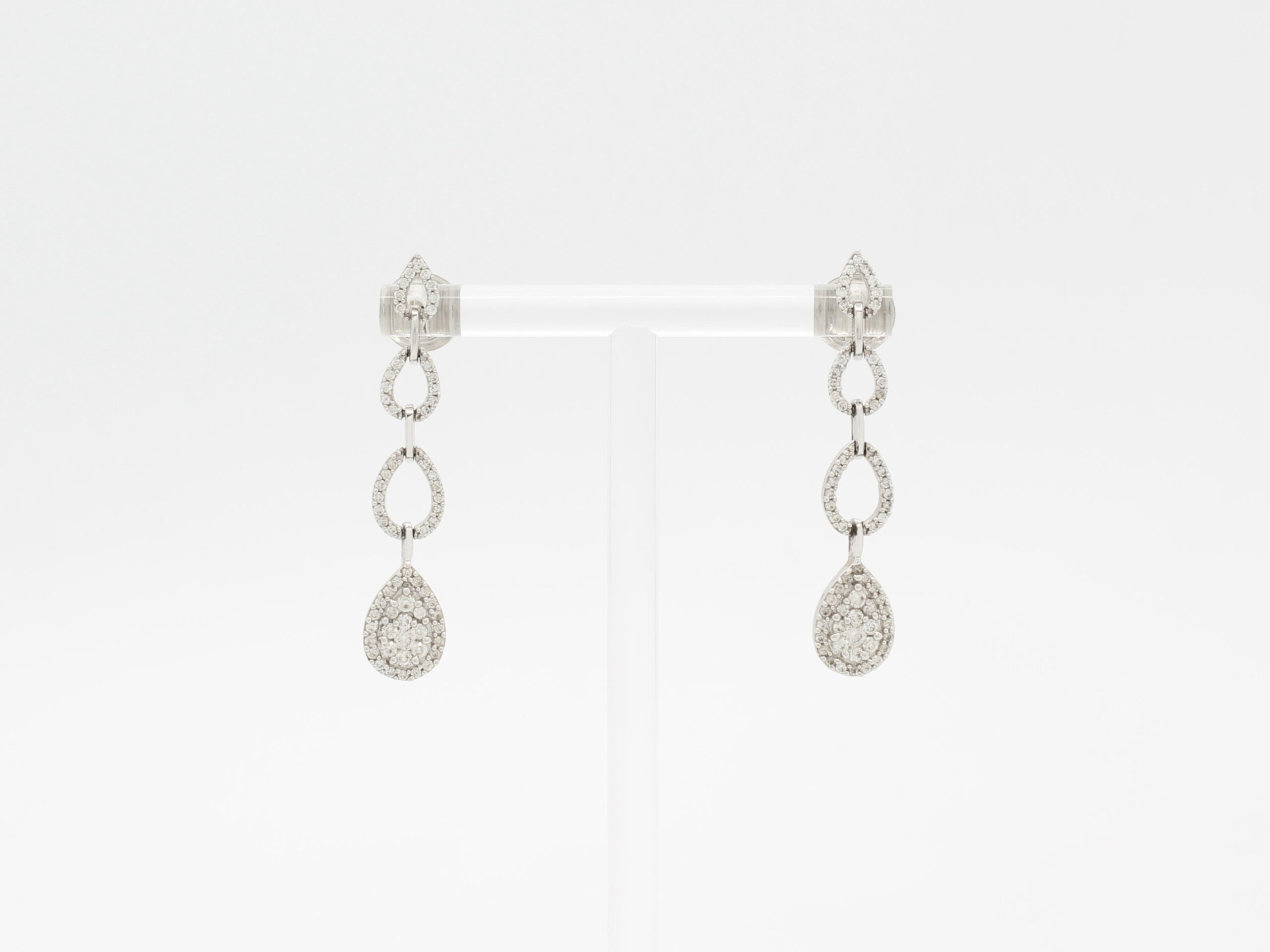 Pendientes Oro Blanco 18K y Brillantes 18K White Gold & Diamonds Earrings