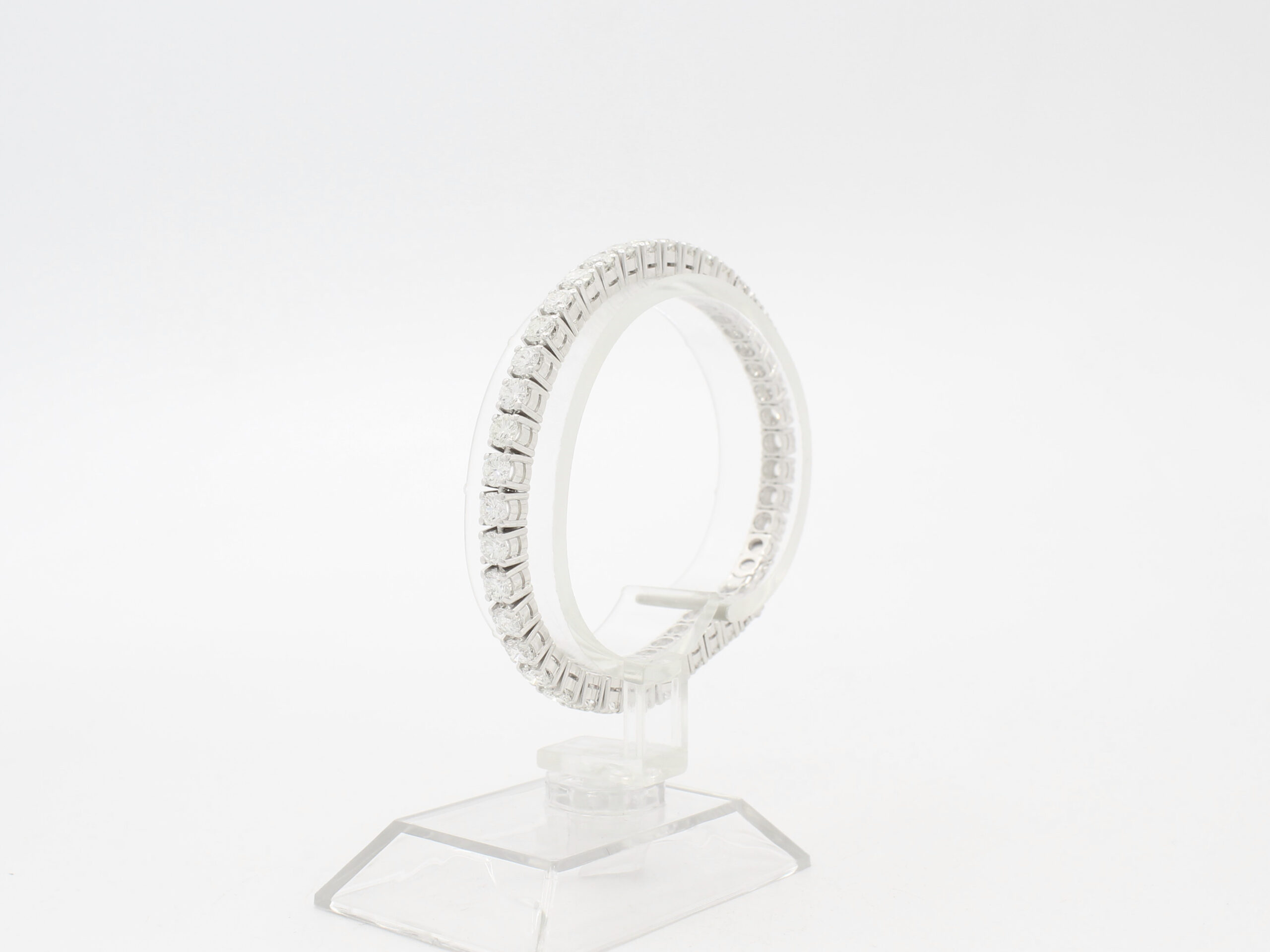 Rivière Oro Blanco 18K con 42 Brillantes Talla Round de 0,25ct Aprox. c/u  18K White Gold & Diamonds Rivière with 42 Round Cut Diamonds of 0,25ct Approx. each